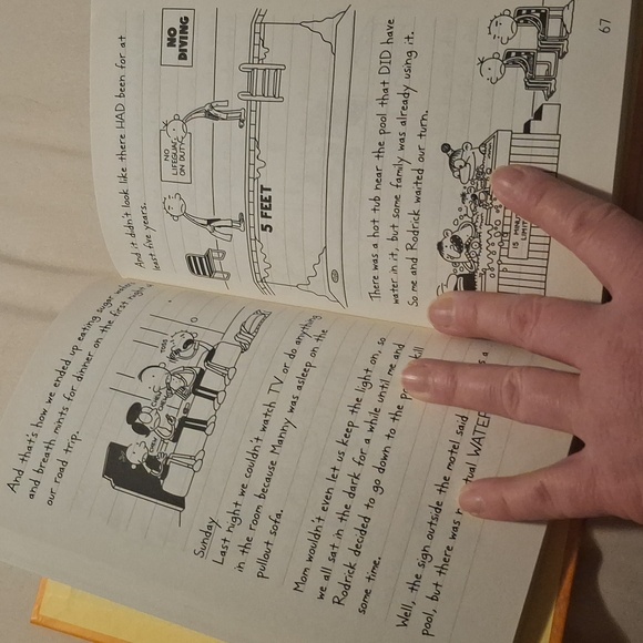 Jeff Kinney Diary Of A Wimpy Kid Book 9 "The Long Haul" - Picture 6 of 7